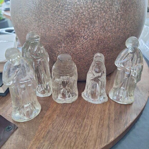 Vintage‎ Clear Resin Nativity Figurines Set Of 5 - Picture 8 of 8